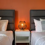 Residences By 360 Estates 公寓