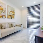 Residences By 360 Estates 公寓