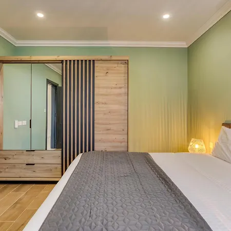 Residences By 360 Estates * モスタ