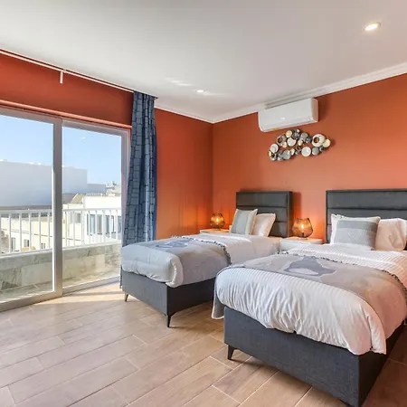 Residences By 360 Estates モスタ