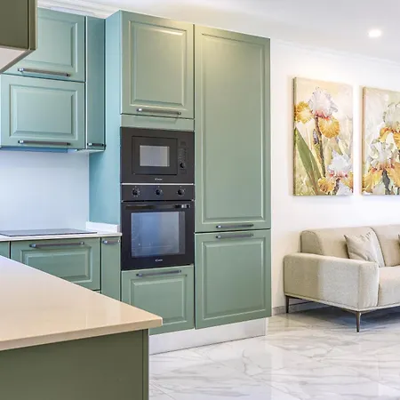 Residences By 360 Estates アパート