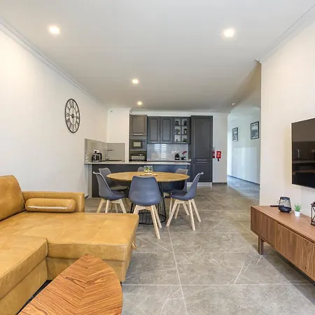 Residences By 360 Estates モスタ