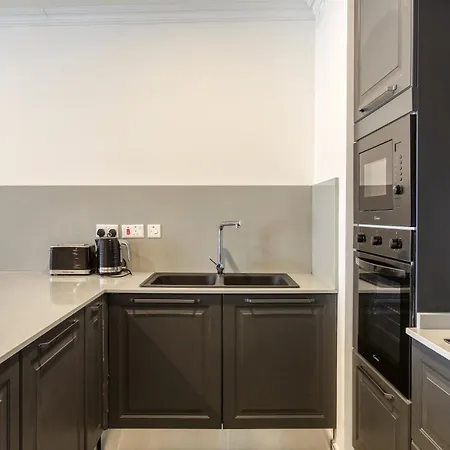 Residences By 360 Estates * モスタ