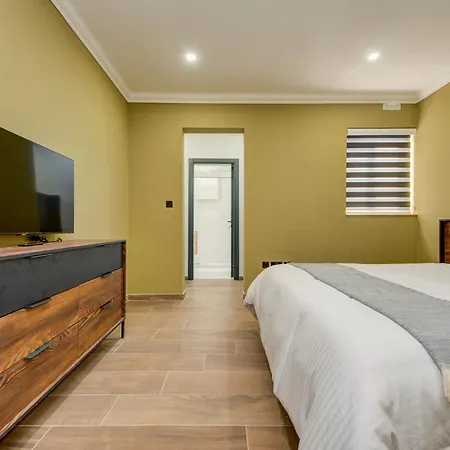 The Legacy By 360 Estates Apartment *