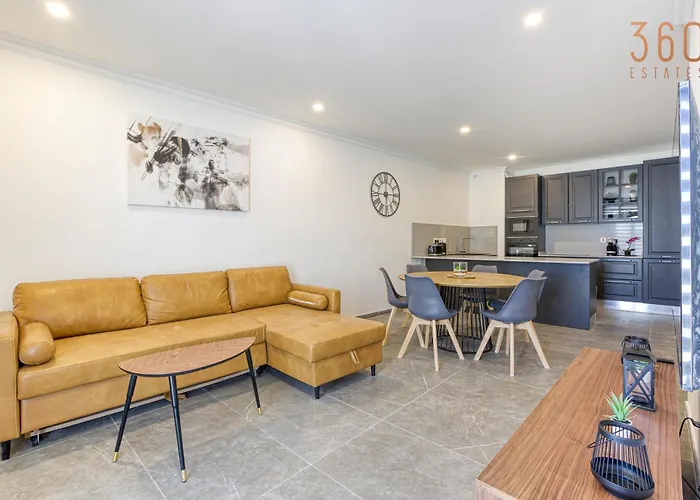 Residences By 360 Estates דירה *