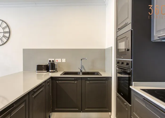 Residences By 360 Estates * מוסטה