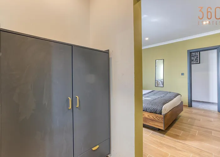 Residences By 360 Estates * מוסטה